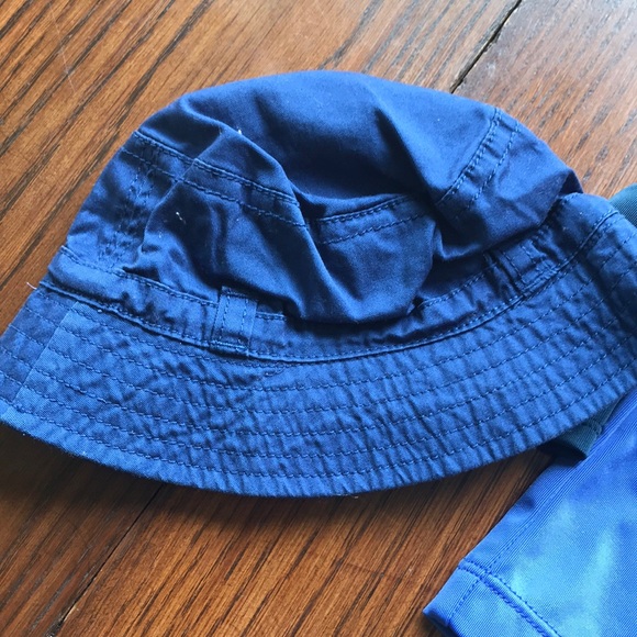 Gymboree 0-3 swim trunks with rashguard & sun hat - Picture 4 of 4